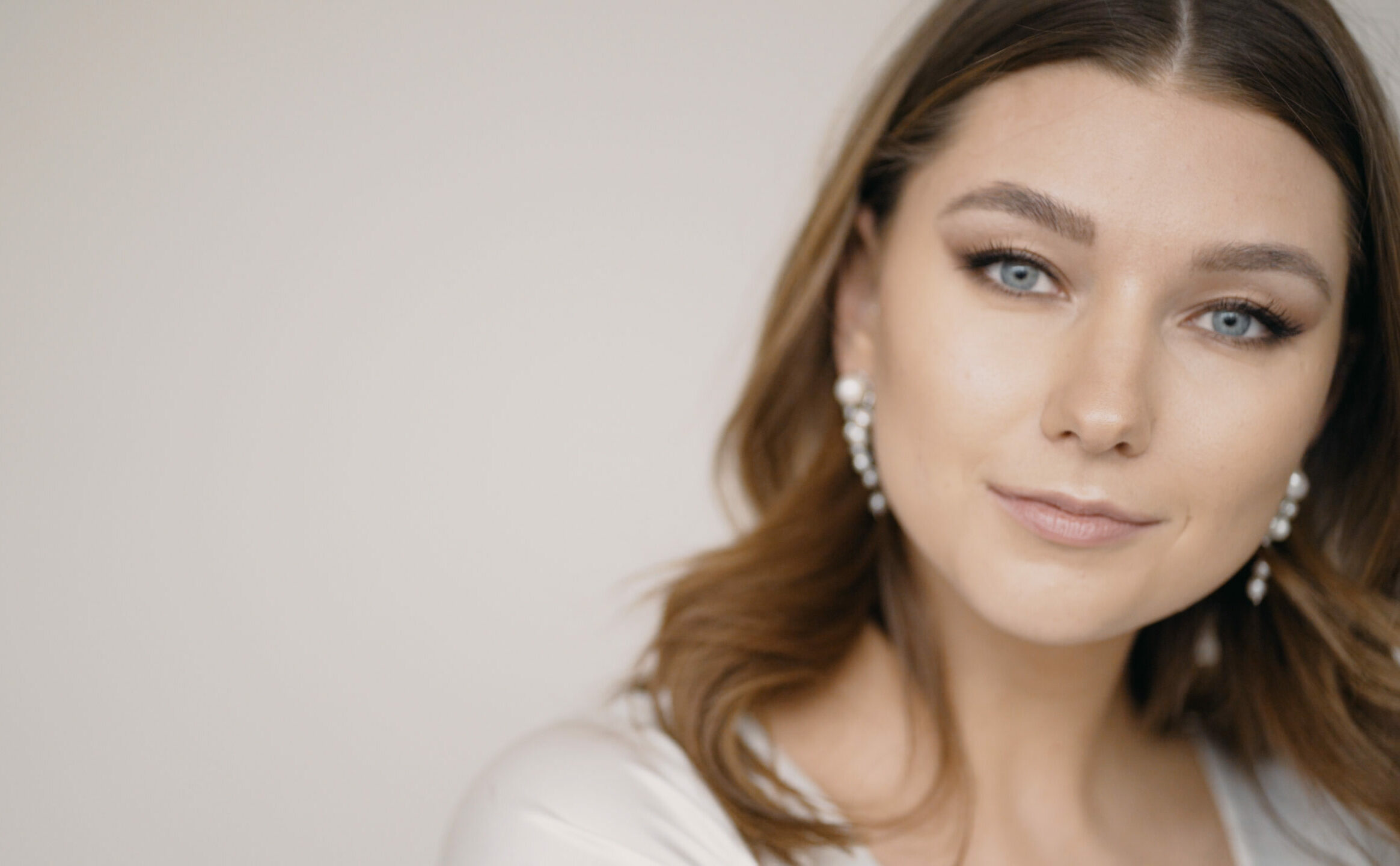 C0423.00_01_27_03.Standbild002